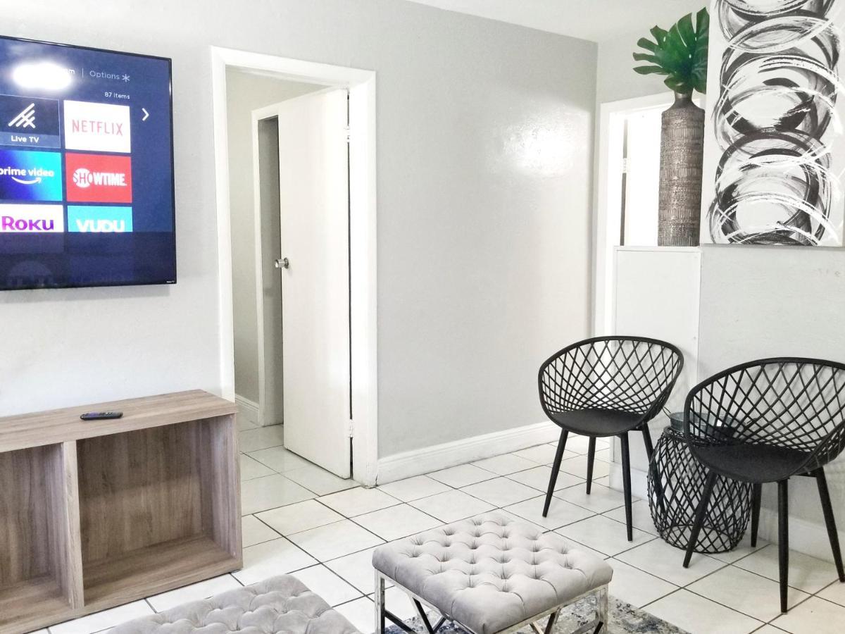 Ultra Glam Apartment 5 Miles From Hard Rock Casino ハリウッド エクステリア 写真